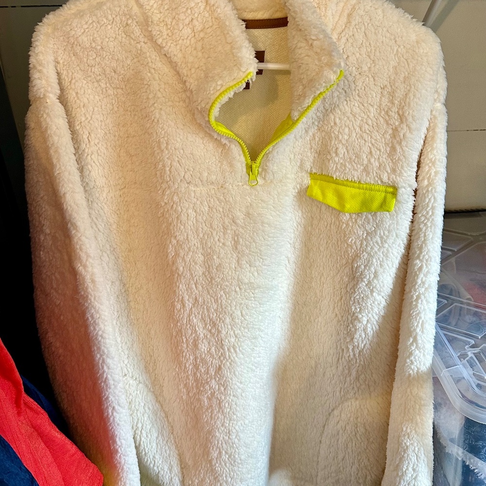 UGG Koolaburra Sherpa size medium